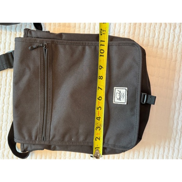 Hershel Supply Co Lane Messenger Black bag Canvas Crossbody Shoulder Bag red str - Picture 13 of 14